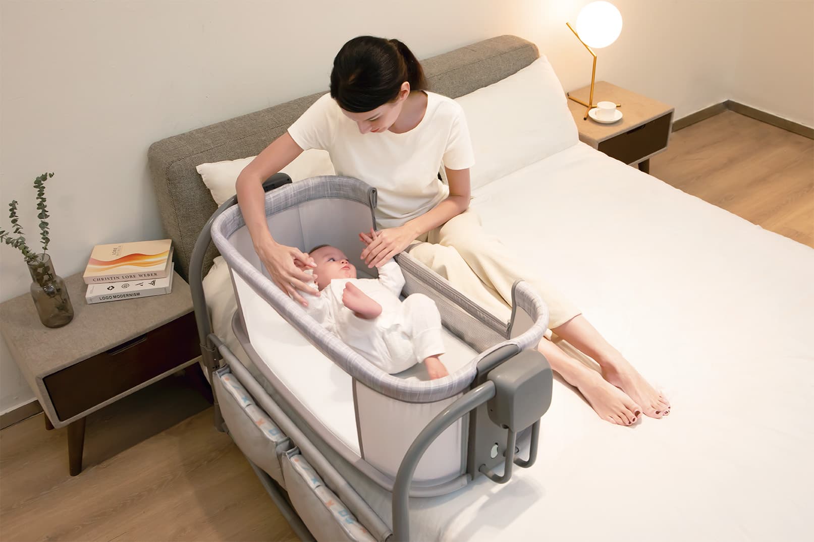 Mastela Deluxe 3in 1 Swing & Bassinet Strips Birth+ to 36M