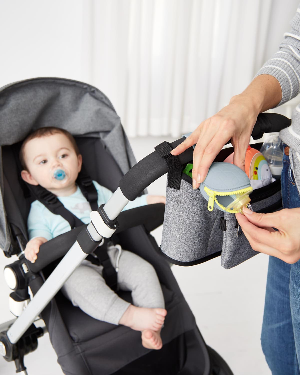 Skip Hop Grab & Go Silicone Pacifier Holder Grey Birth to 24 M