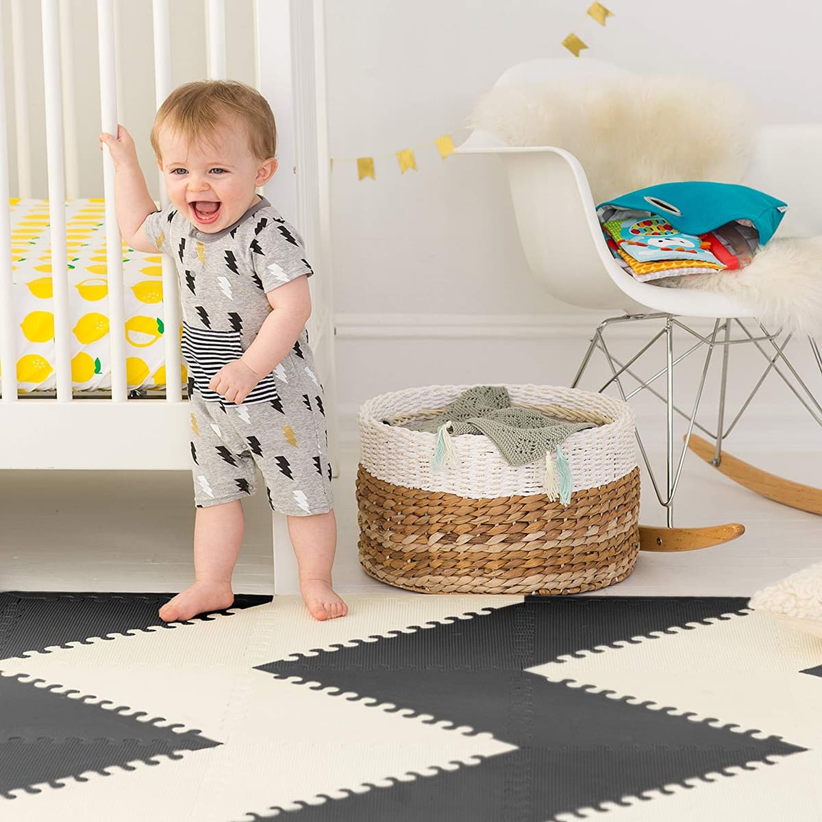 Skip Hop Playspot Geo - FF Black/Cream Birth+ to 24M