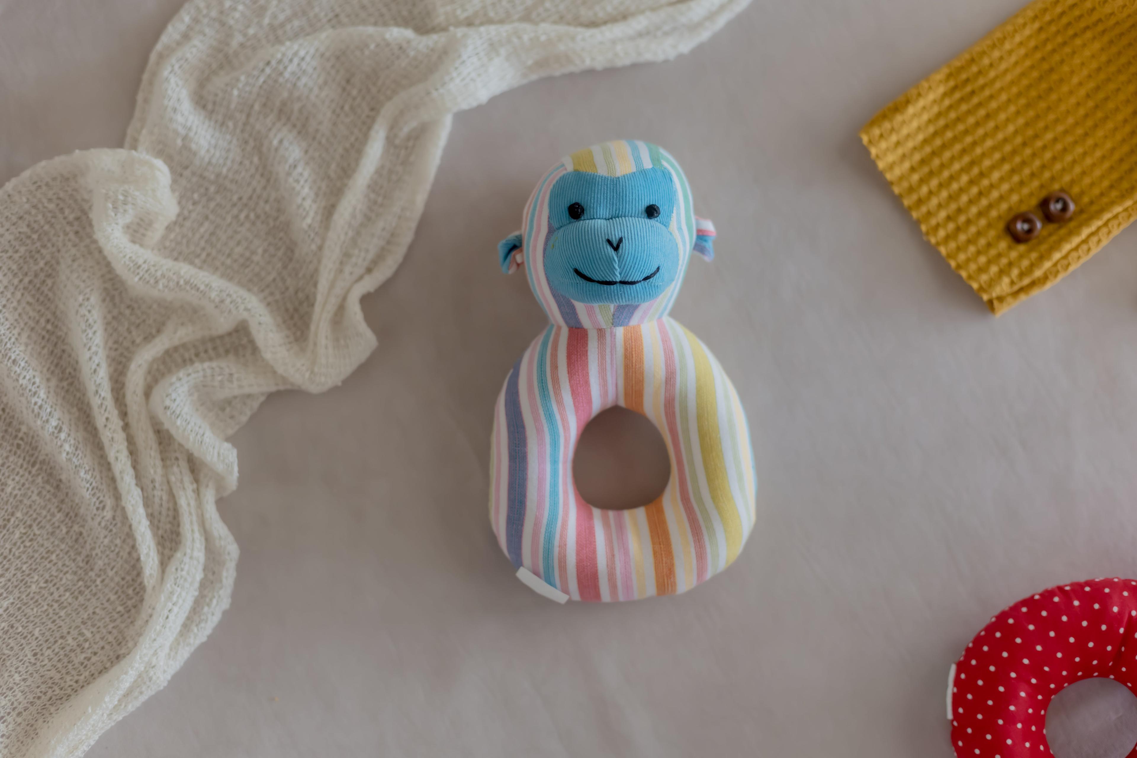 Ilearnngrow Monkey Face Rattles
